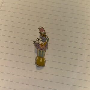 Daisy Duck Floating Down Mainstreet Disney Pin